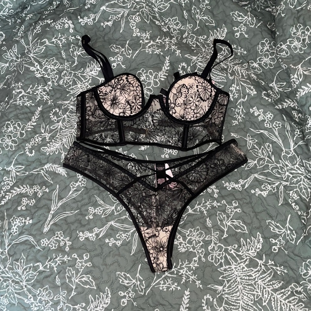 NWTs Victoria’s Secret Lingerie Set